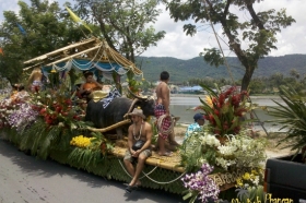 Songkran-umzug-koh-samui