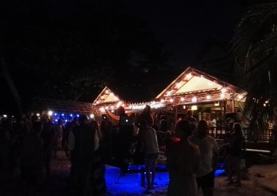 Haad-yao-koh-phangan-bizarre-bazaar-nacht