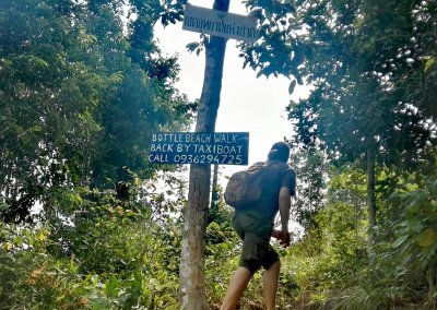Wanderung-bottle-beach-einstieg-dschungeltrail