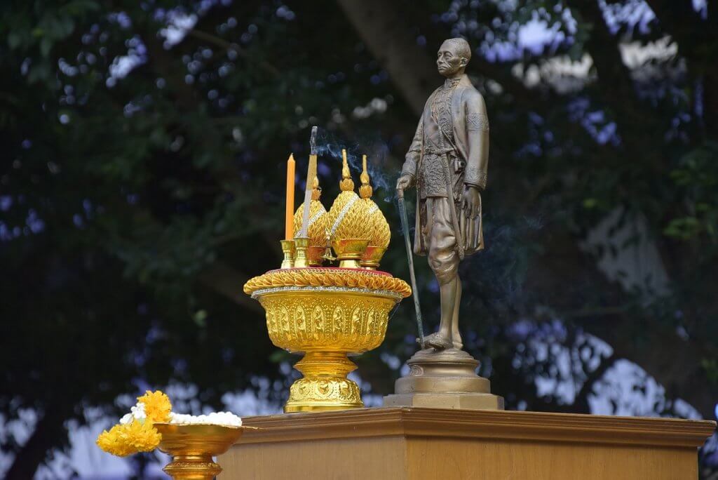 K&ouml;nig-ramai-statue